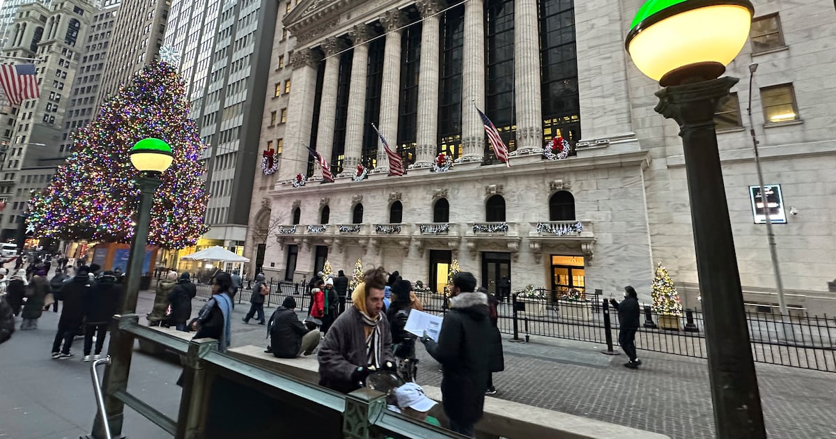 Wall Street rallies ahead of Christmas  Boston 25 News [Video]