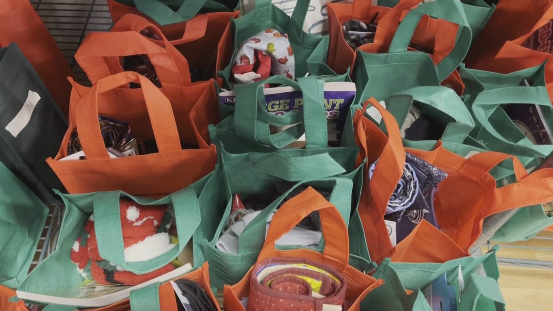 LifeCare Alliance looking for volunteers to help deliver meals on Christmas Day [Video]