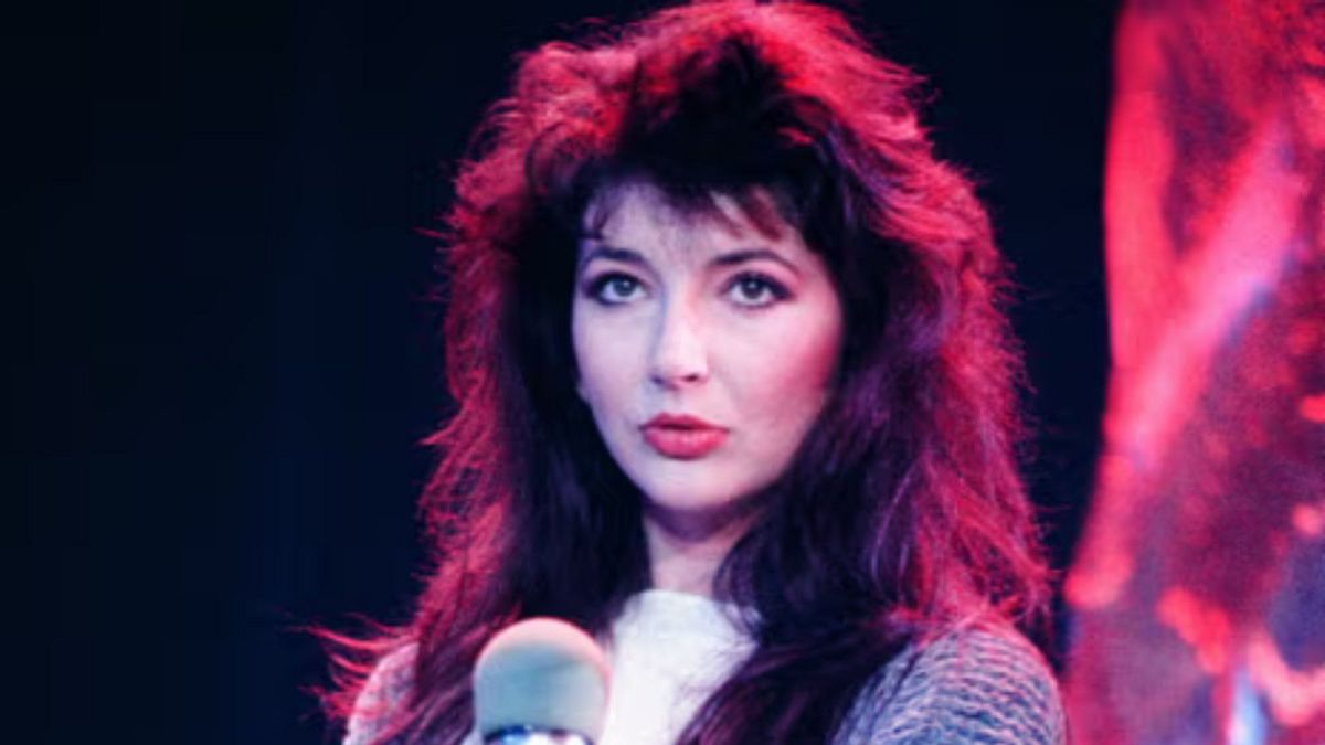 Kate Bush reflects on war, dangers of AI and Monet in annual Christmas message to fans [Video]