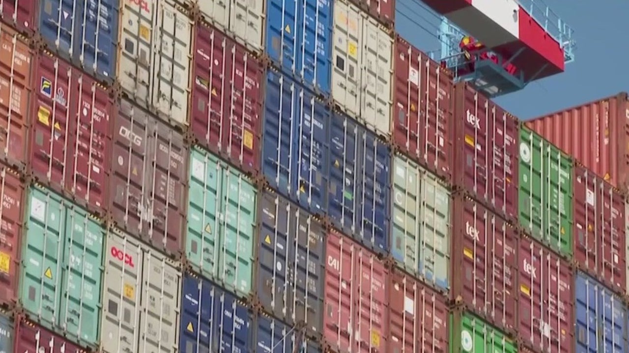 Shipping containers lost at sea [Video]