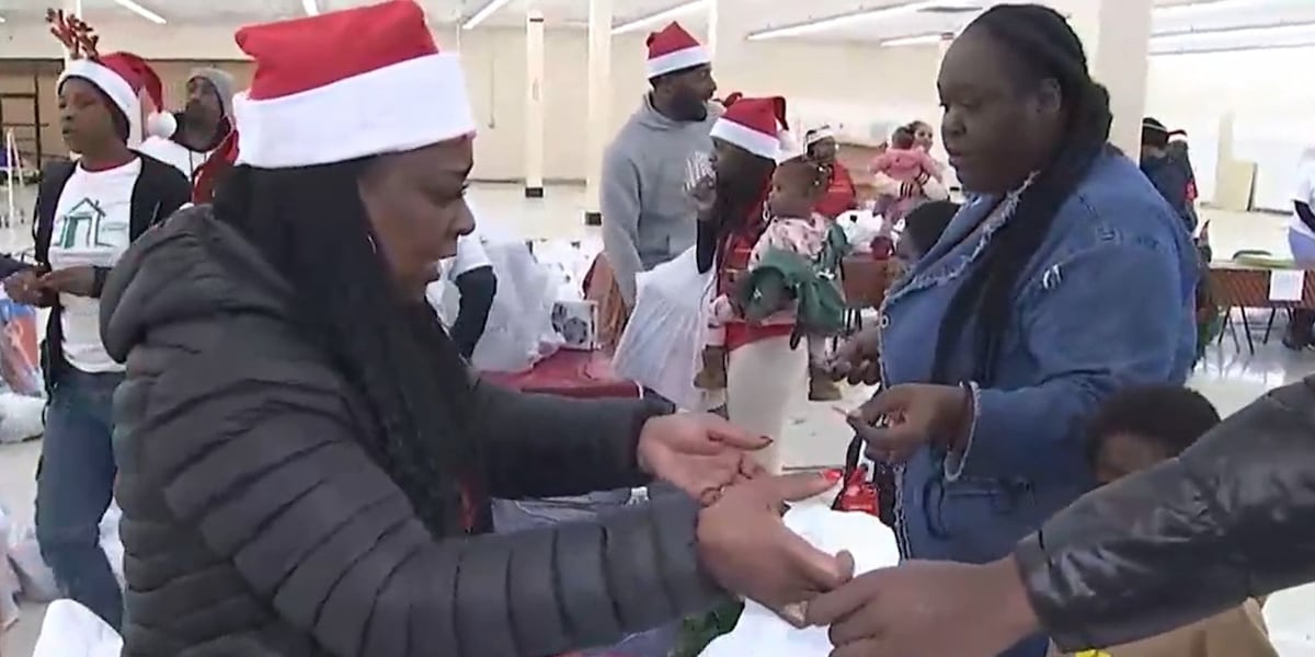 These are happy tears: Atlanta community lifts up those in need on Christmas [Video]