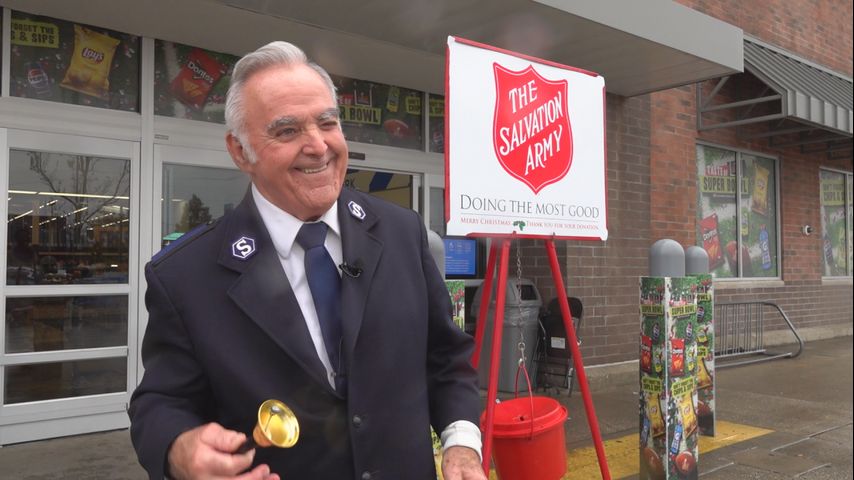 Salvation Army bell-ringer has a sound plan: Support anti-drug effort in community [Video]