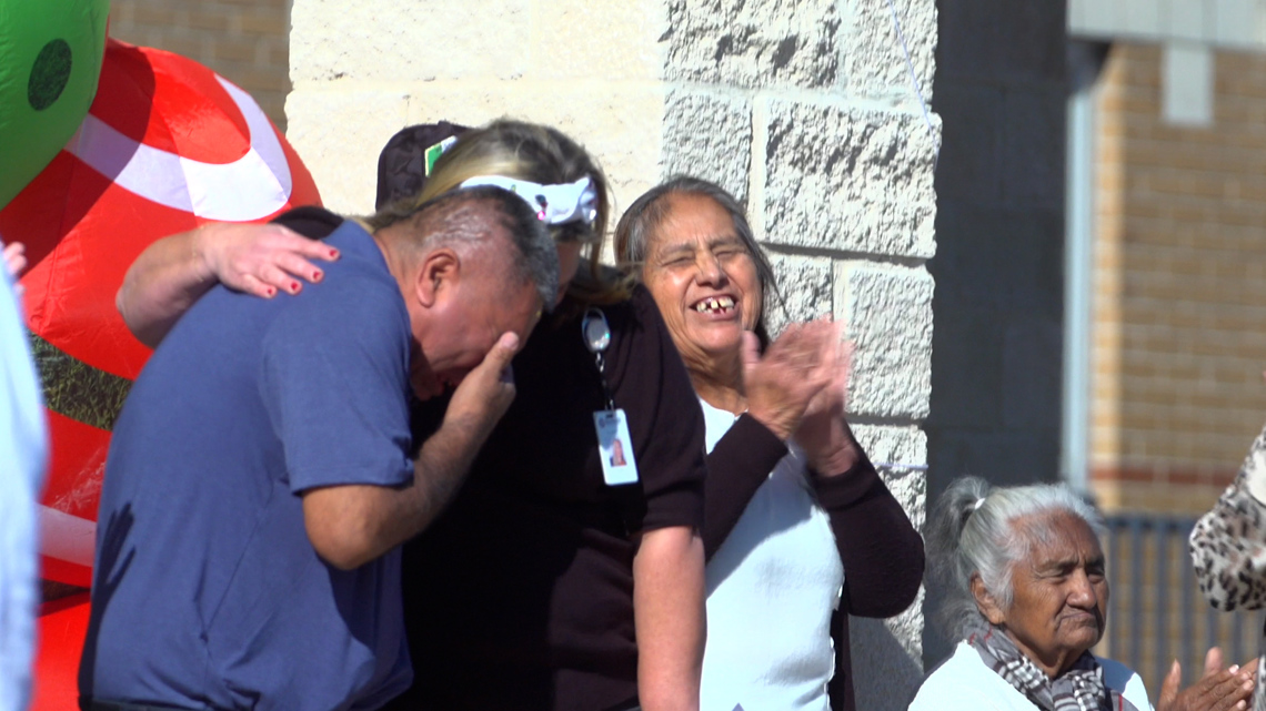 Community rallies behind school janitor to buy him a car [Video]