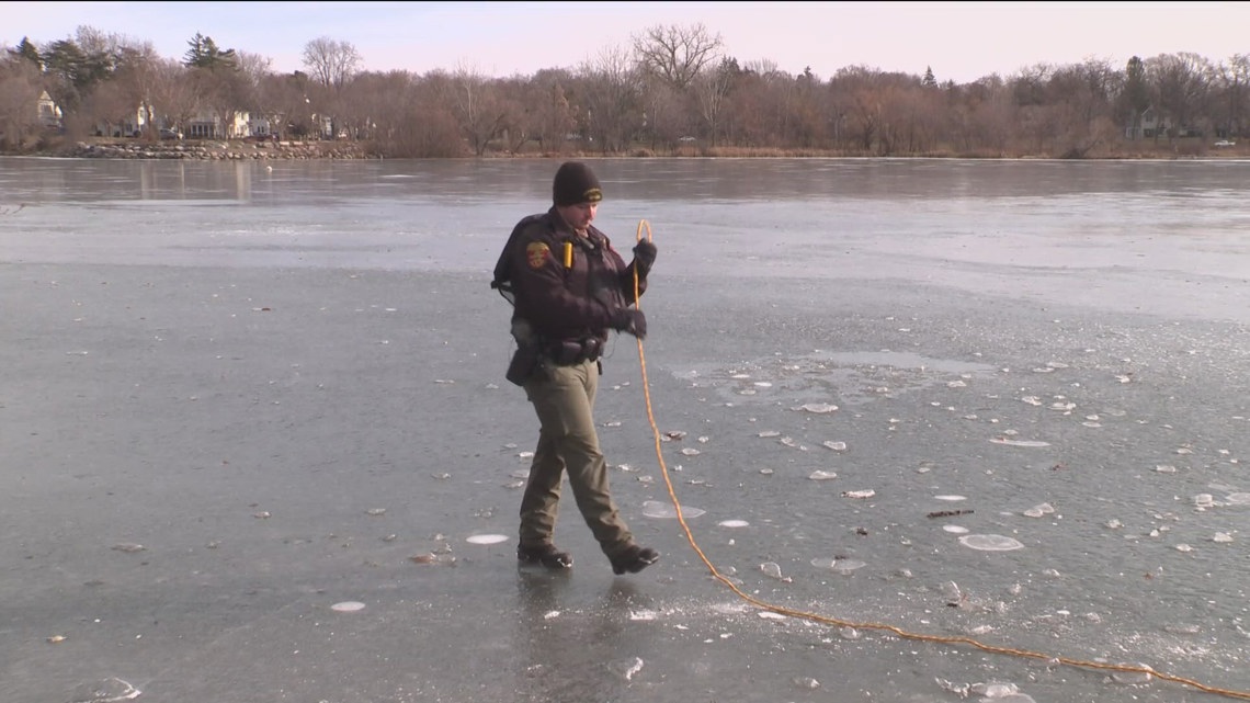 2 rescued after falling through lake on a UTV [Video]