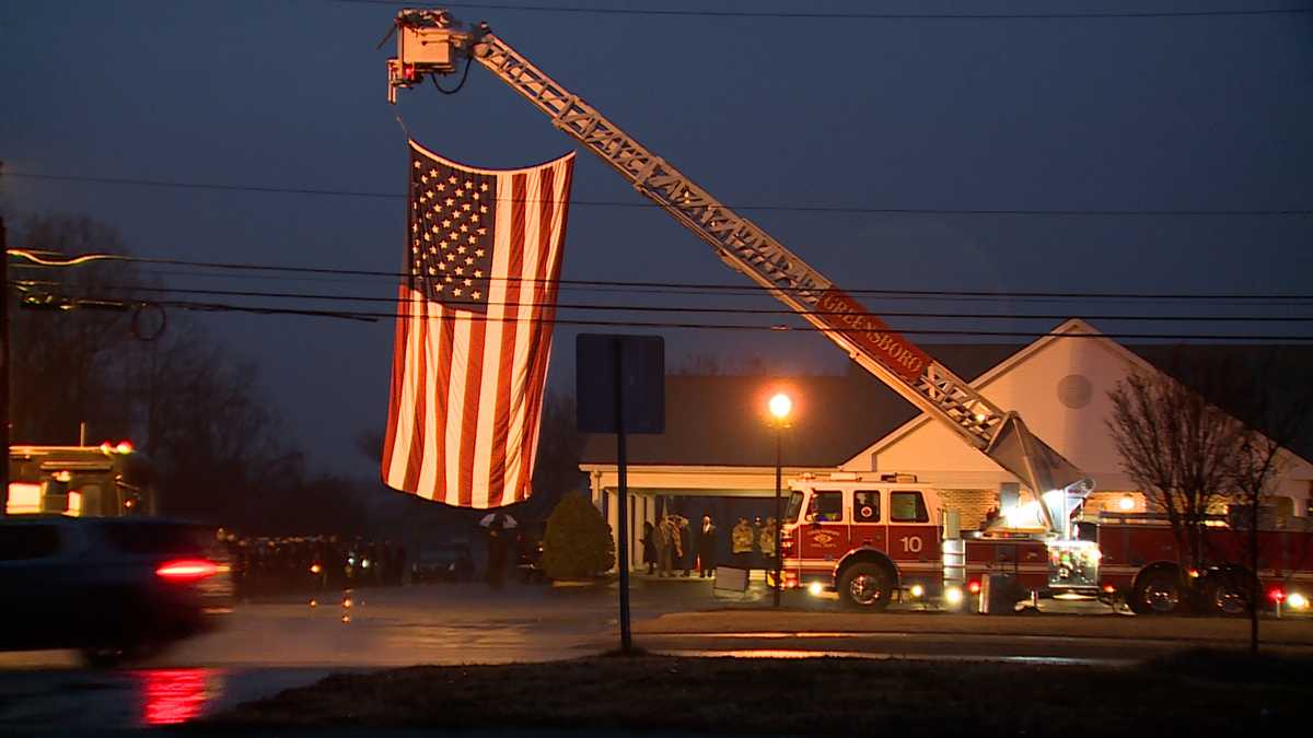 Community braves the cold and rain to support fallen Officer Michael Horan [Video]