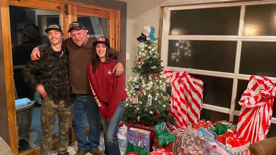 Softball team brings Christmas miracle to family | Alamance County, NC [Video]