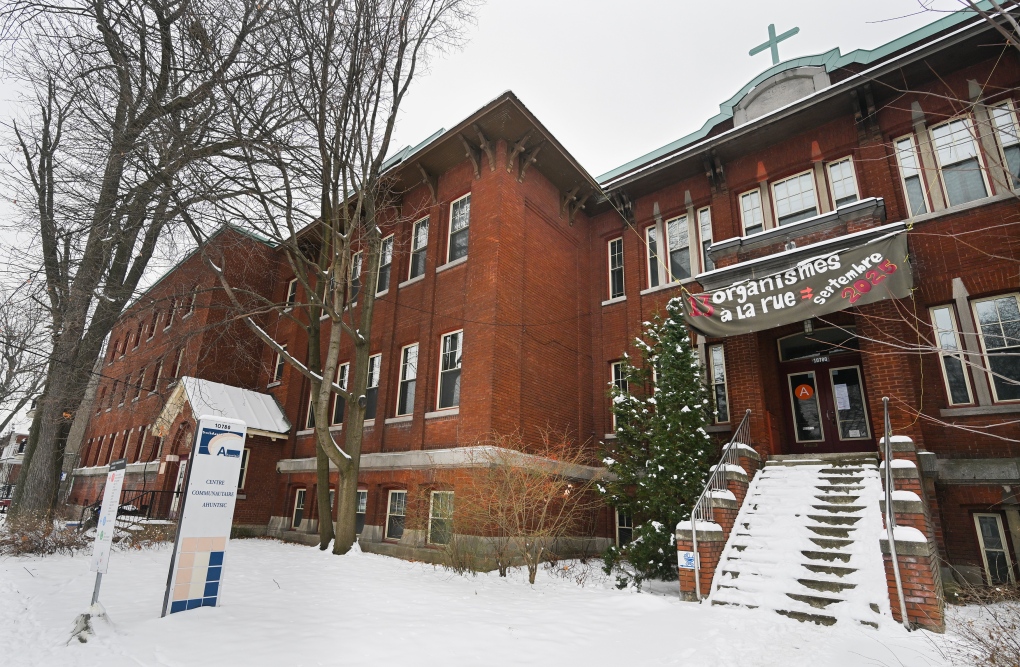 Over a dozen community groups refuse to leave Montreal centre despite eviction order [Video]