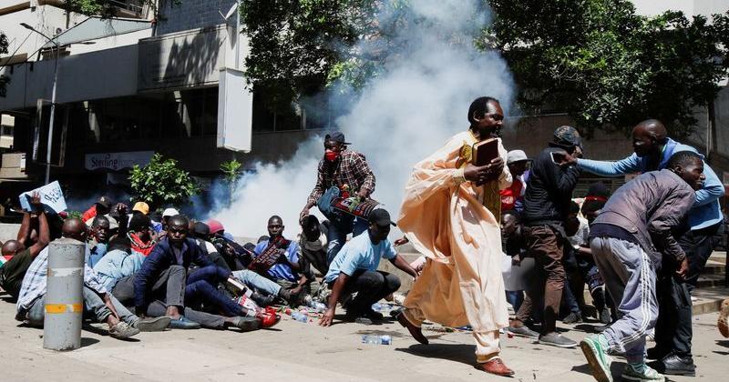 Police in Kenya fire teargas at protest over alleged abductions | U.S. & World [Video]