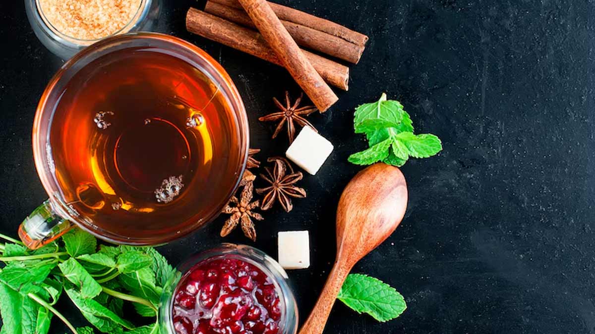 How Herbal Teas Can Help You Fight Pollution And Keep You Warm This Winter, Expert Explains<!-- --> [Video]