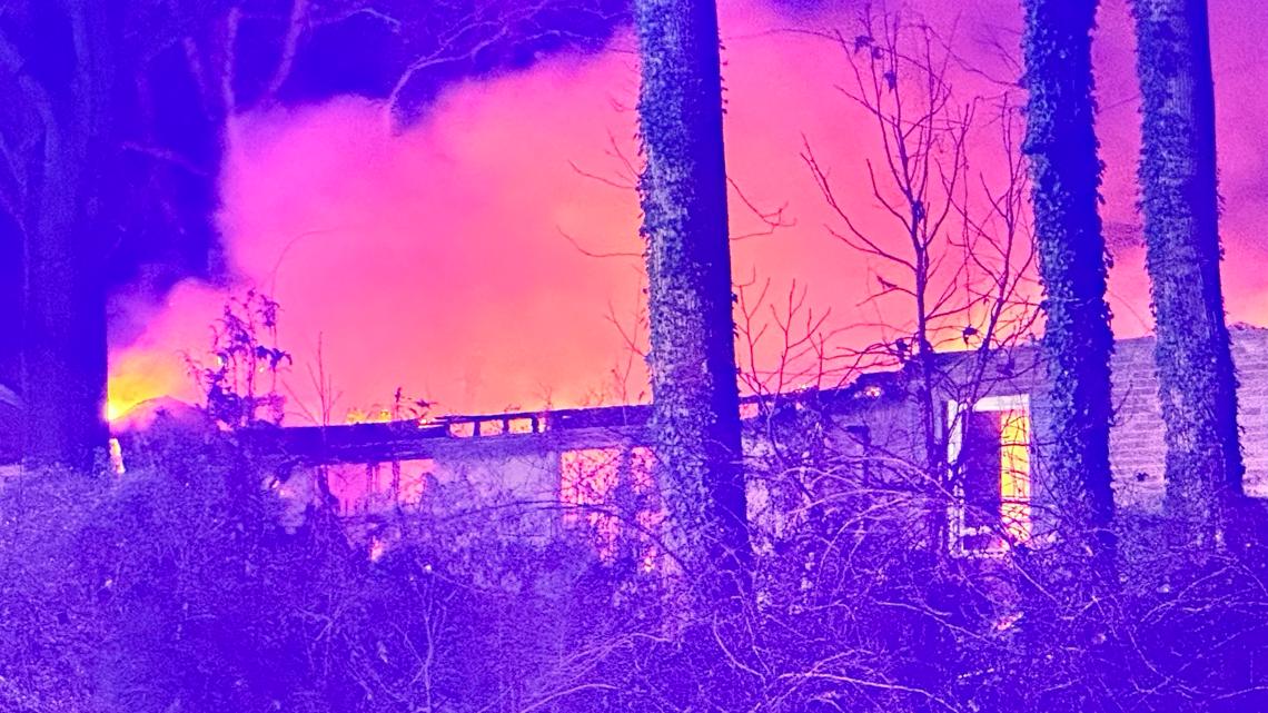 Firefighters respond to East Point house fire on New Year’s Eve [Video]