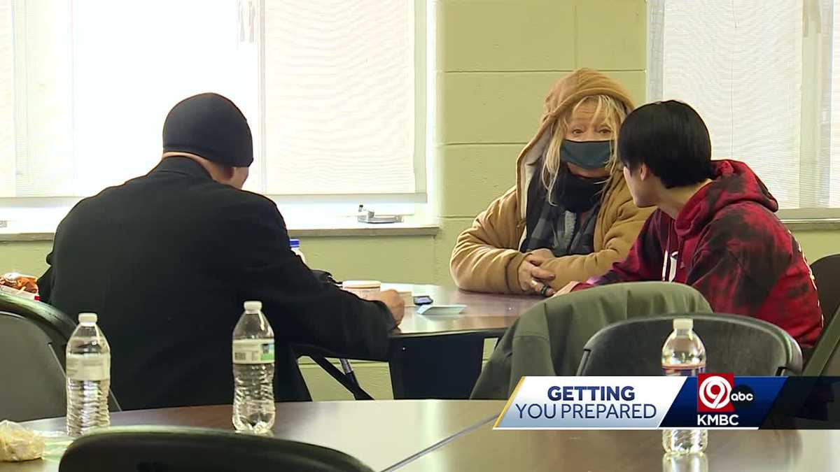 Johnson County opens warming center for homeless [Video]