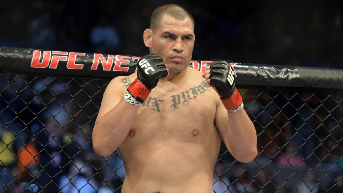 Former UFC champion Cain Velasquez signs with Global Fight League as team manager [Video]