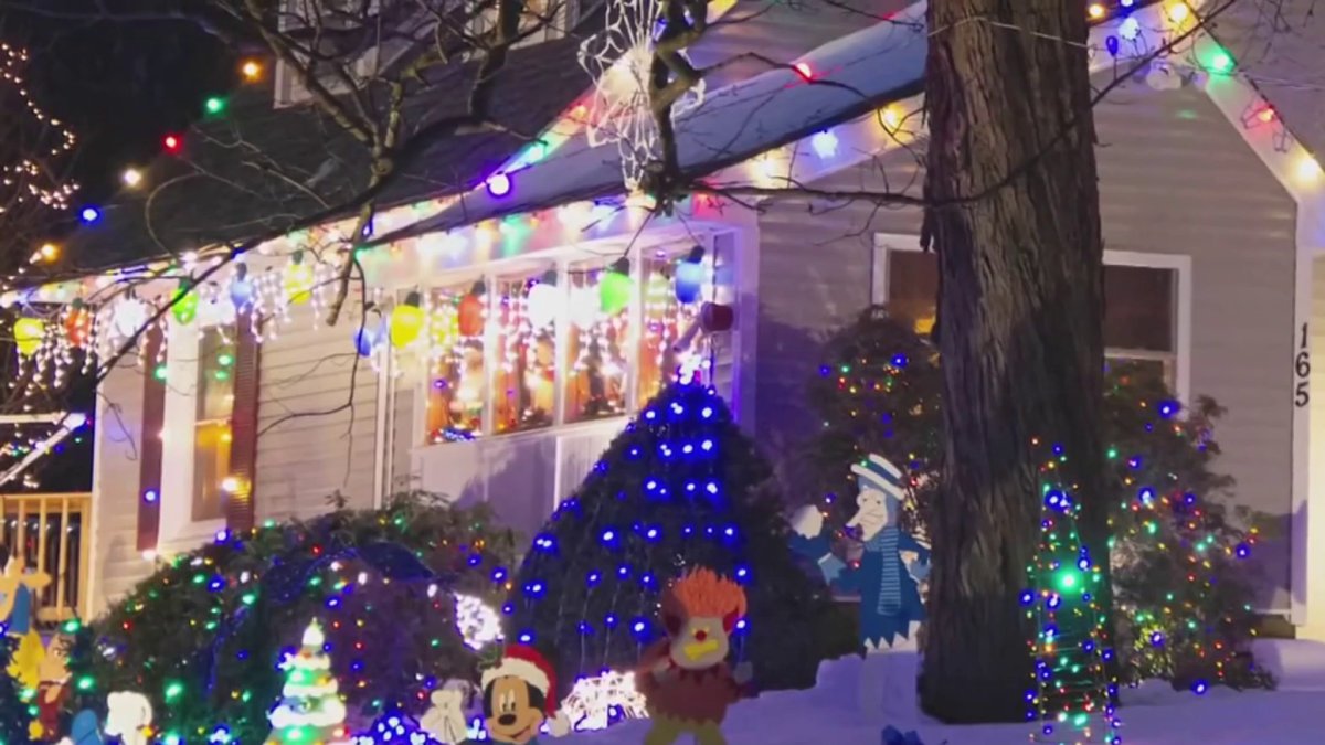 Granby community support prevents beloved light display from pulling the plug  NBC Connecticut [Video]