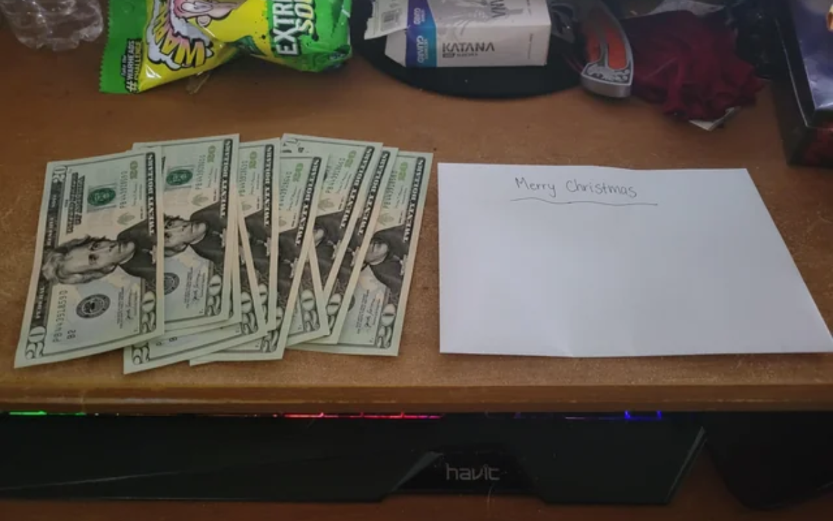 Dad-of-2 Finds Note From Neighbor He Never Met, Can’t Believe What’s Inside [Video]