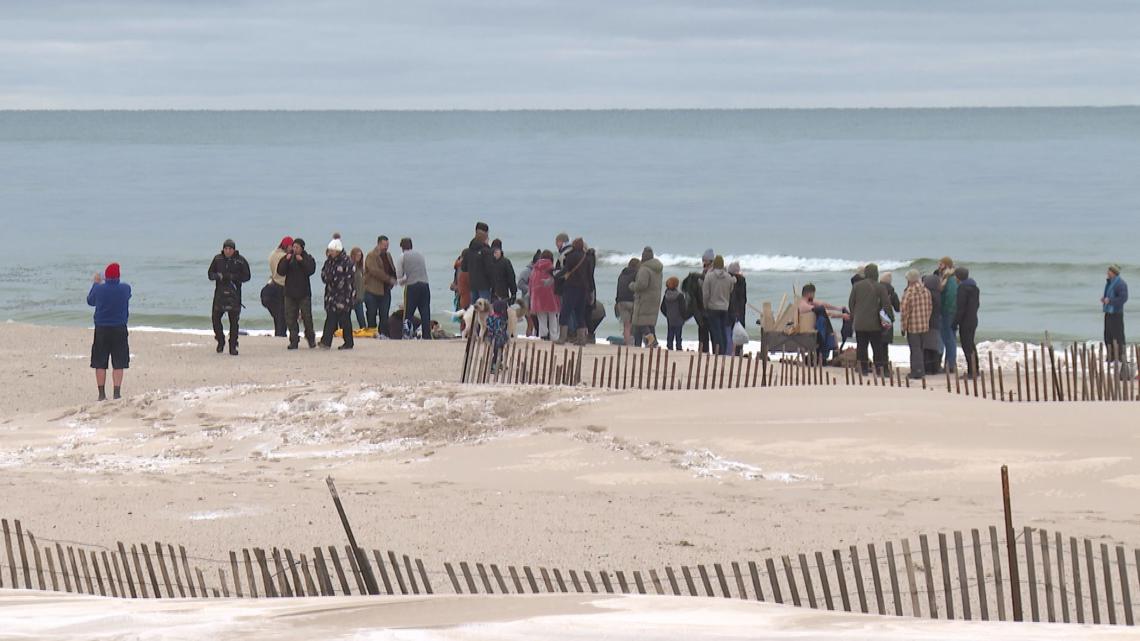 Nonprofit celebrates anniversary with Grand Haven polar plunge [Video]