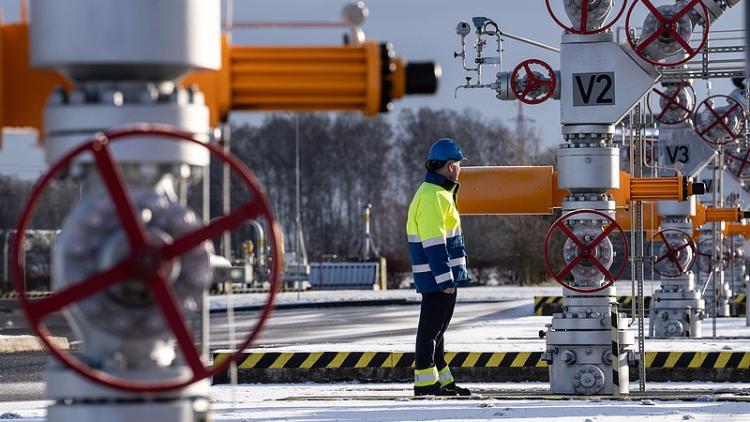 Worries mount in eastern and central Europe over gas transit halt [Video]