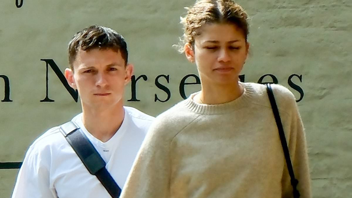 Inside Tom Holland and Zendaya’s VERY down to earth lives in leafy London suburb – after Euphoria star flashes ‘engagement’ ring at the Golden Globes [Video]