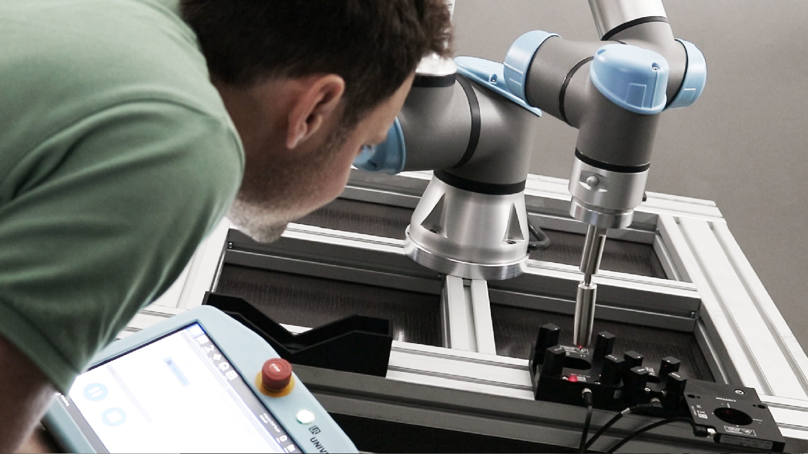 TCP Calibration Sensors Now Available For Universal Robots  Metrology and Quality News [Video]