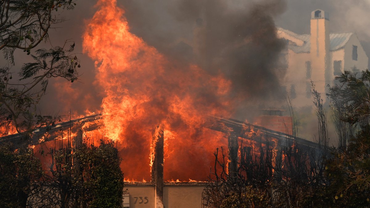 Evacuation orders remain in effect around Los Angeles amid fires  NBC Chicago [Video]