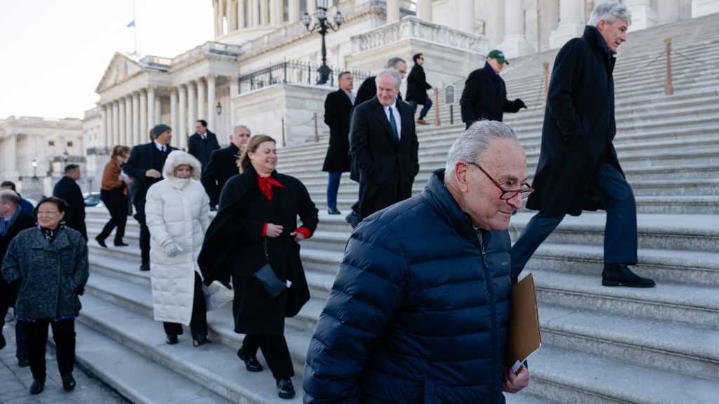 Senate Democrats join Republicans in voting to advance bill to detain migrants accused of crimes [Video]