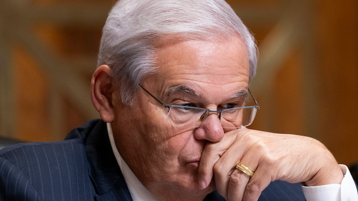 Prosecutors advocate for 15-year sentence for former Rep. Bob menendez [Video]