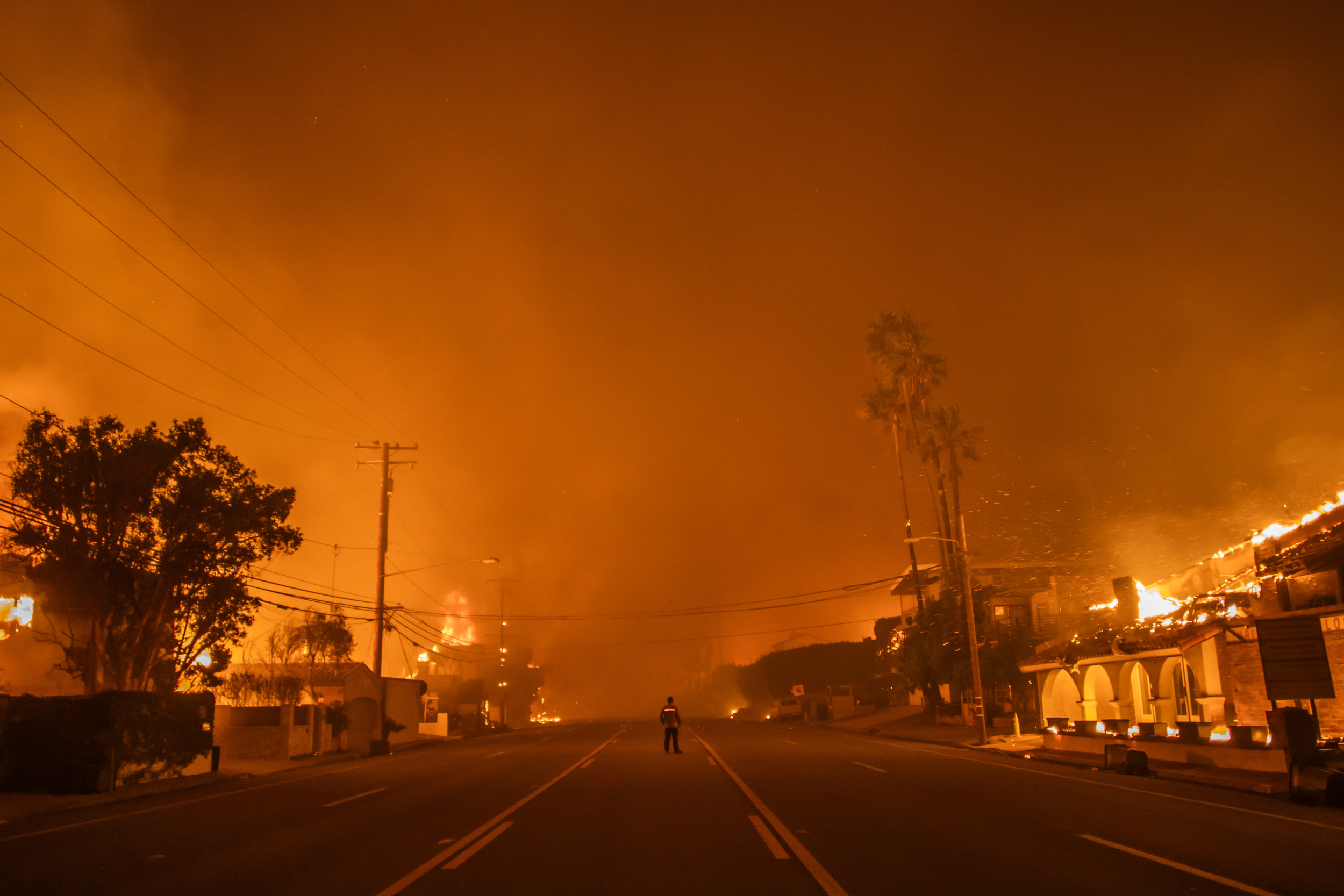 California Authorities Announce Curfews in Areas Affected by Fires [Video]