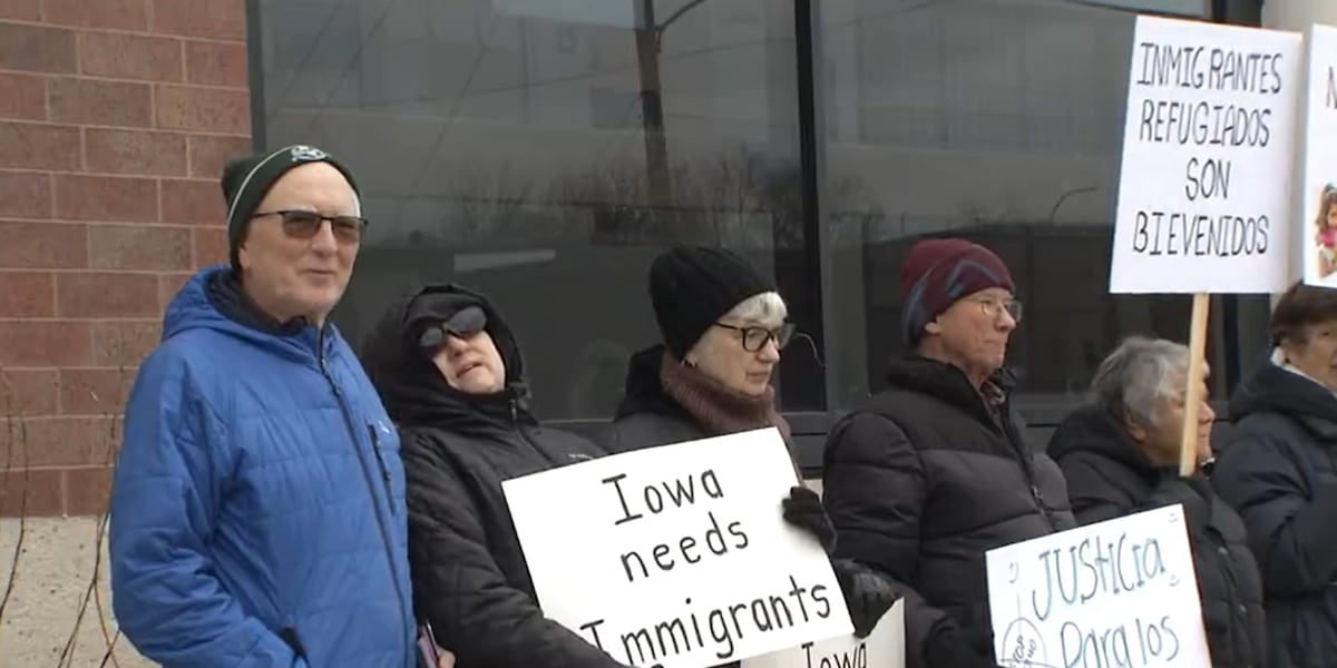 Church leaders and community members hold demonstration in support of immigrants [Video]