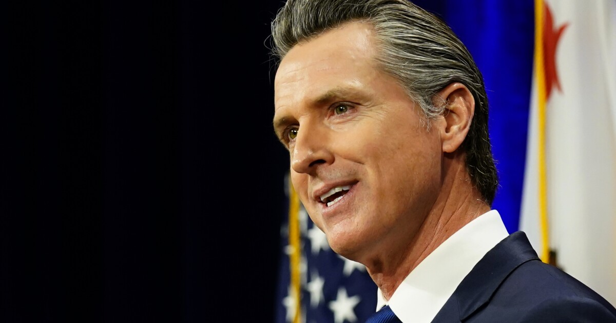 Newsom launches website to fight misinformation about Californias fires [Video]