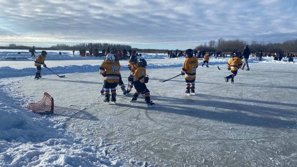 Edmonton minor hockey week outdoor tourney in ‘perfect setting’ [Video]