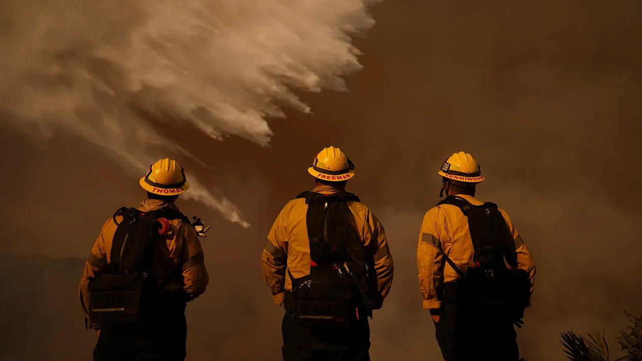 Axing fact-checkers ‘like disbanding your fire department,’ former CNN journo complains amid LA wildfires [Video]