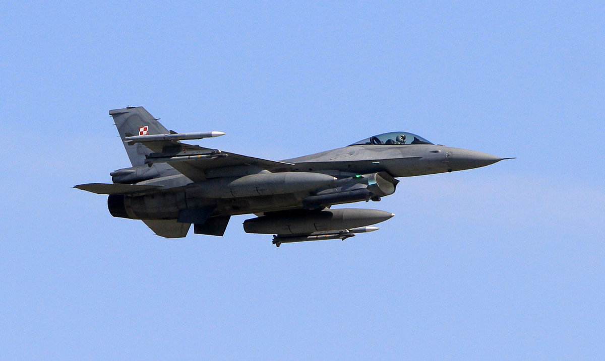 Poland Scrambles Fighter Jets After Major Russian Missile Attack on Ukraine [Video]