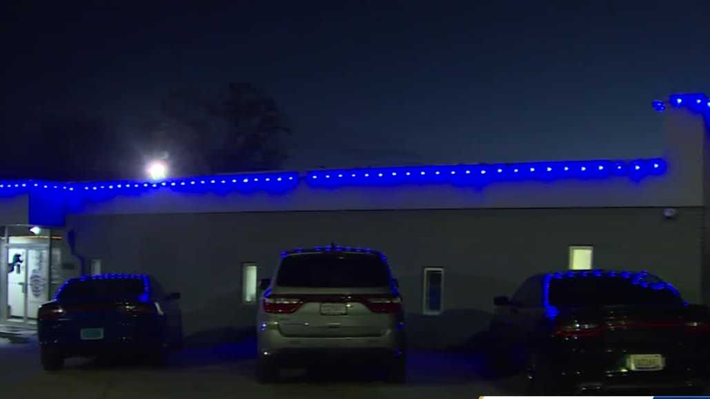 Irondale hangs blue ribbons, lights city in blue to honor late Lt. Mark Meadows [Video]