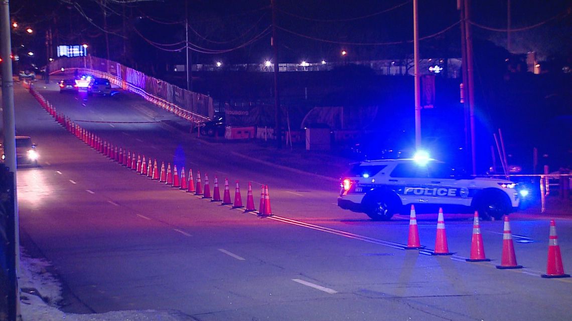 1 critically injured, another with minor injuries after crash on Deacon Blvd. [Video]