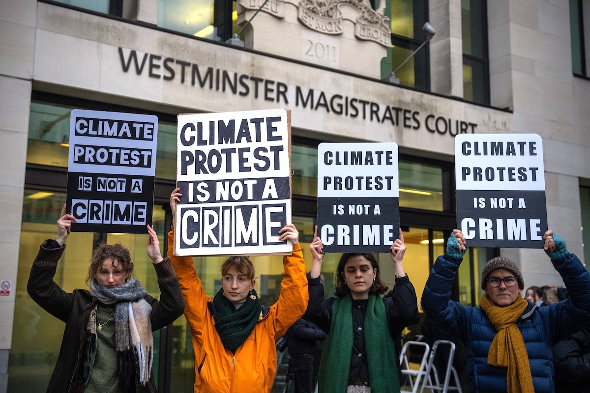 Human Rights Watch Accuses UK of Undermining Democratic Rights With Crackdown on Climate Protesters [Video]