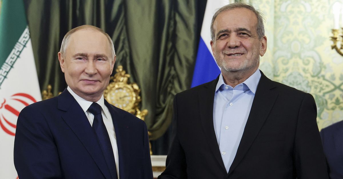 Russian and Iranian presidents sign partnership treaty at Kremlin ceremony [Video]