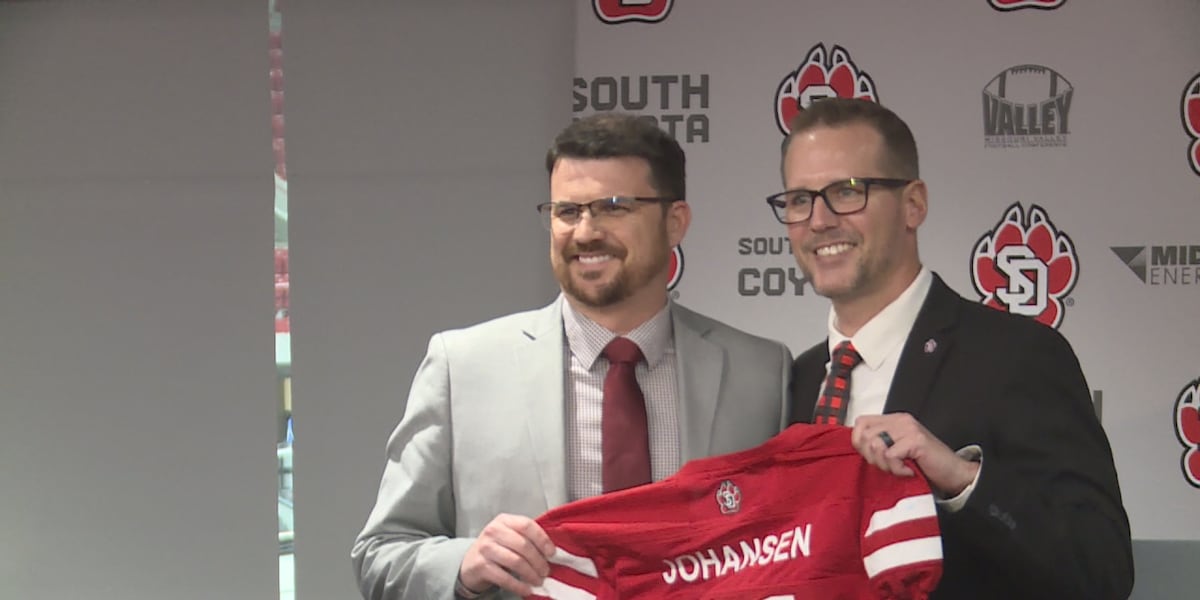 Travis Johansen introduced as Coyotes football coach, Nielson talks retirement decision [Video]