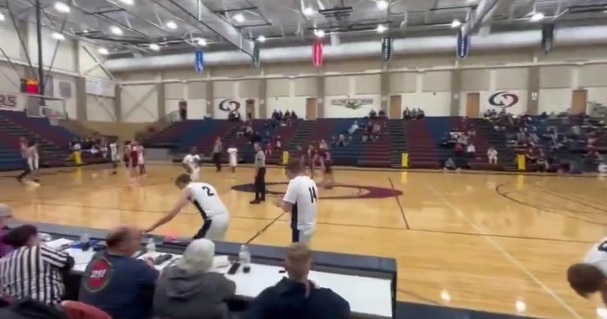 Lincoln North Star student manager Blayke Webber makes 3-pointers [Video]