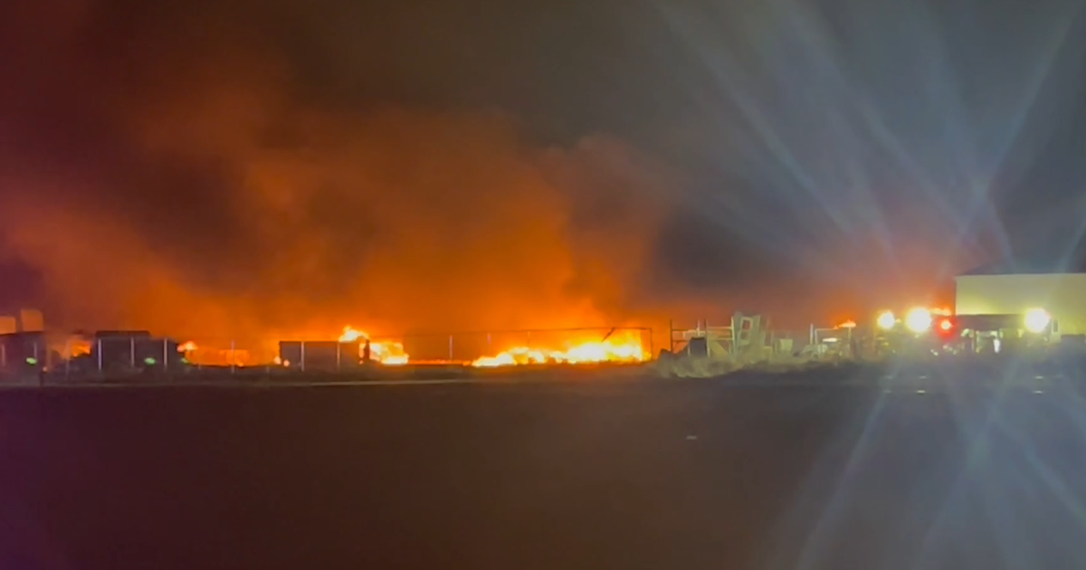 UPDATE: Fire Breaks Out at Mason City Recycling Facility, Crews Contain Blaze with No Injuries | News [Video]