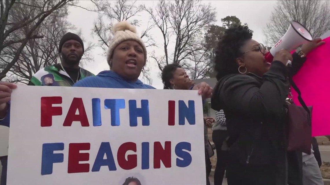 ‘This is not our last stance’ more than 100 community members walk to show support for Dr. Feagins [Video]