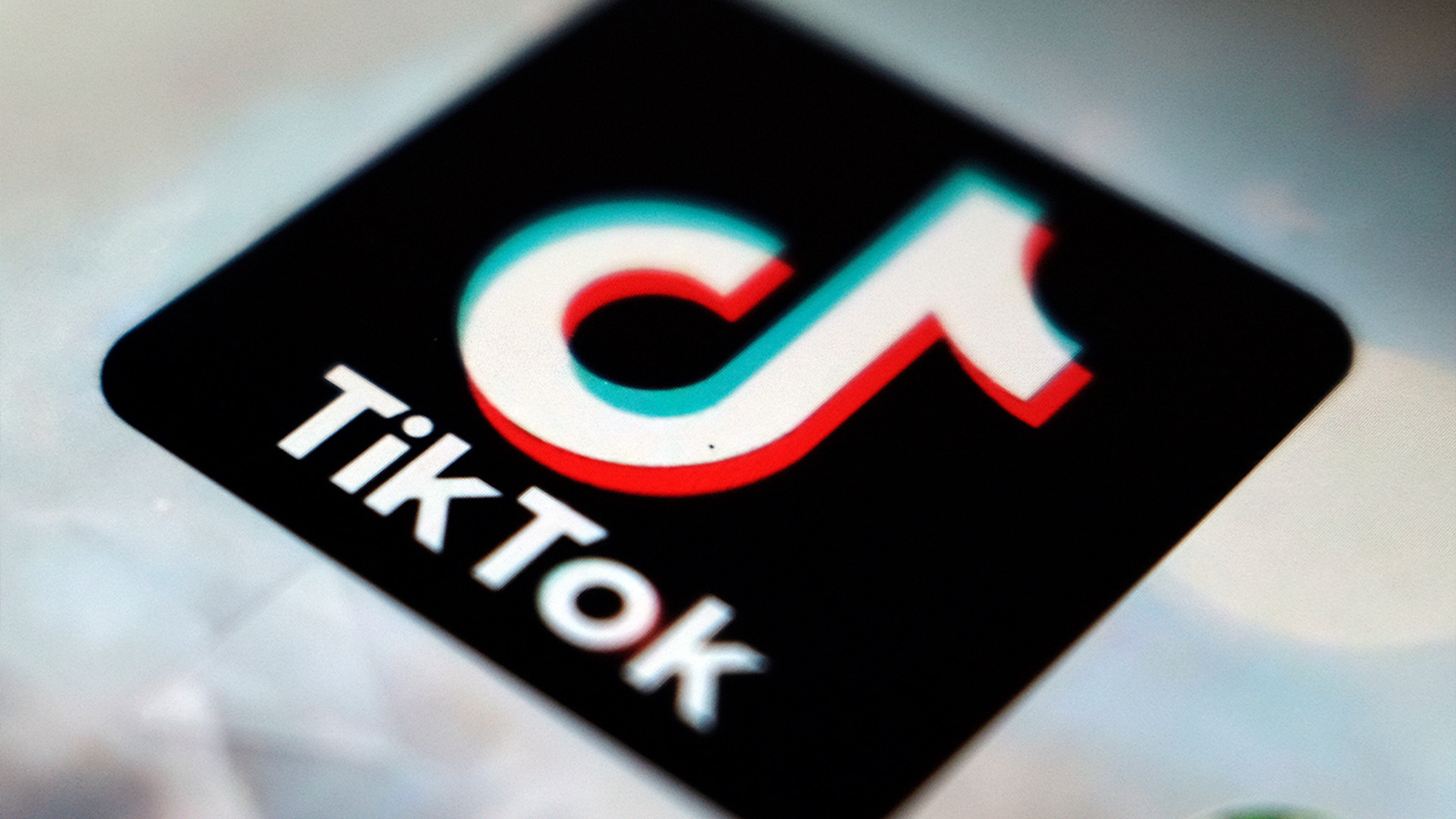 US-world politics: How TikTok grew from a fun social media app for teens into a potential national security threat | Timeline [Video]