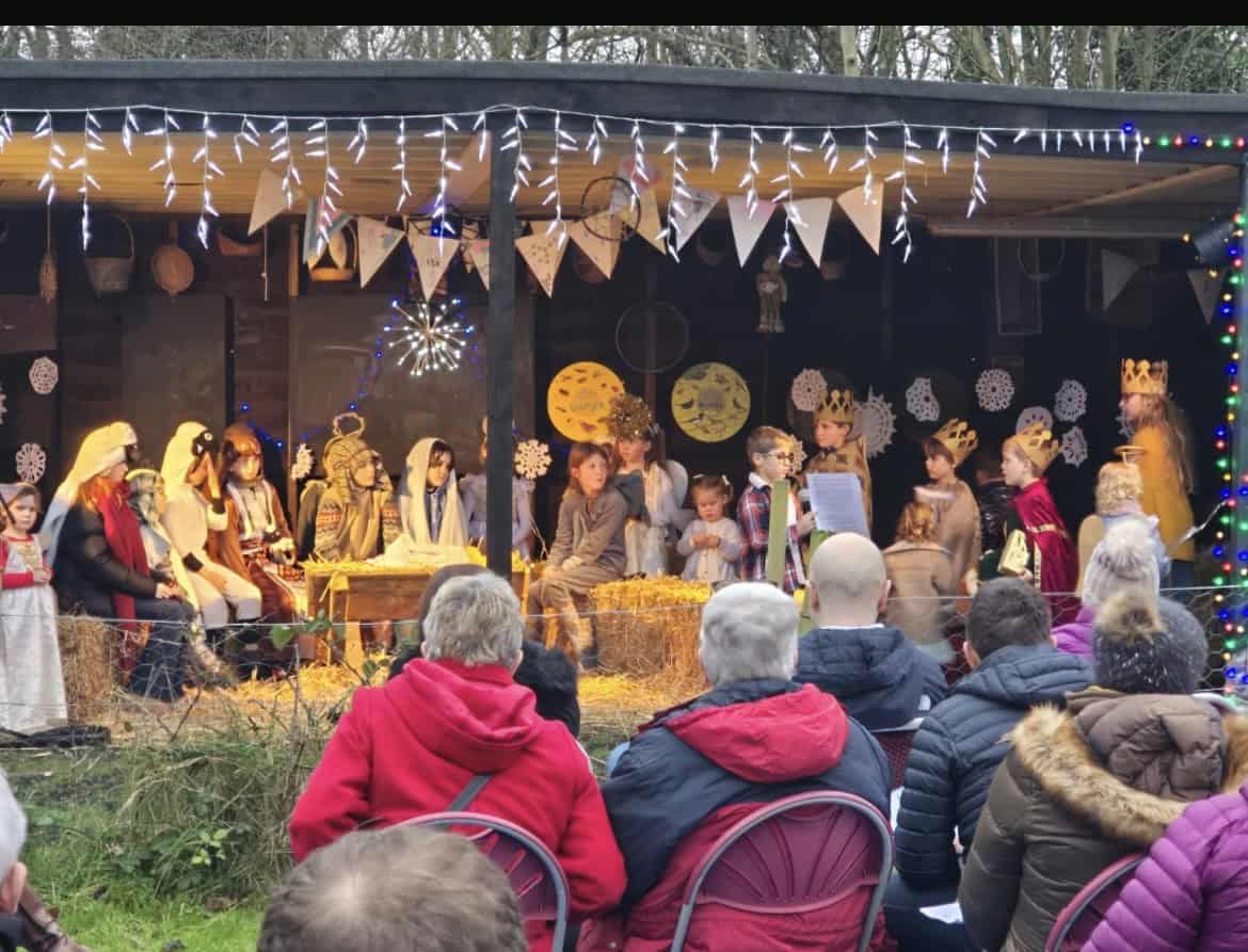 Outdoor nativity brings Christmas spirit to Dunton [Video]