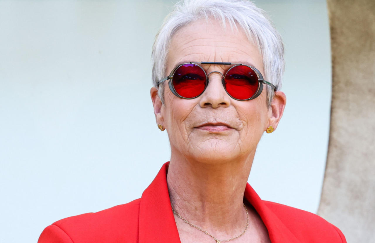 Jamie Lee Curtis has returned to her home [Video]