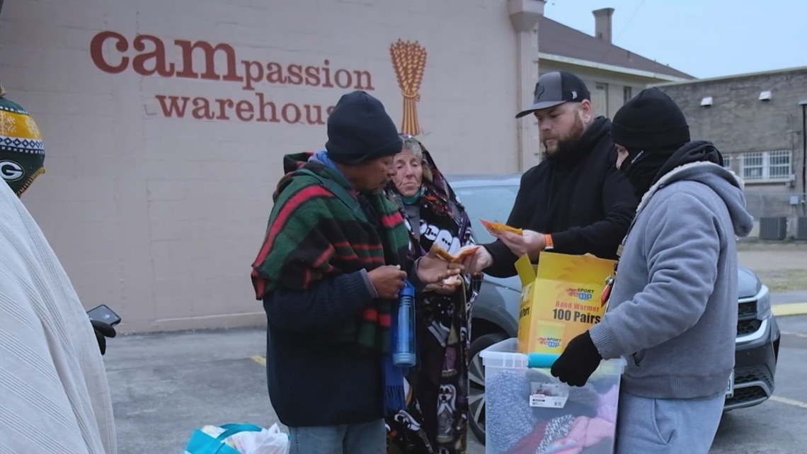 San Antonio nonprofit organizers race to keep homeless community safe from cold [Video]