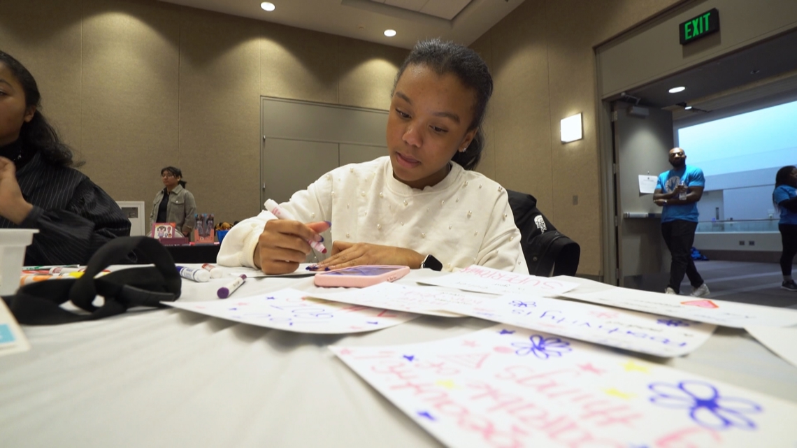 Young students offer hope on MLK day of service [Video]