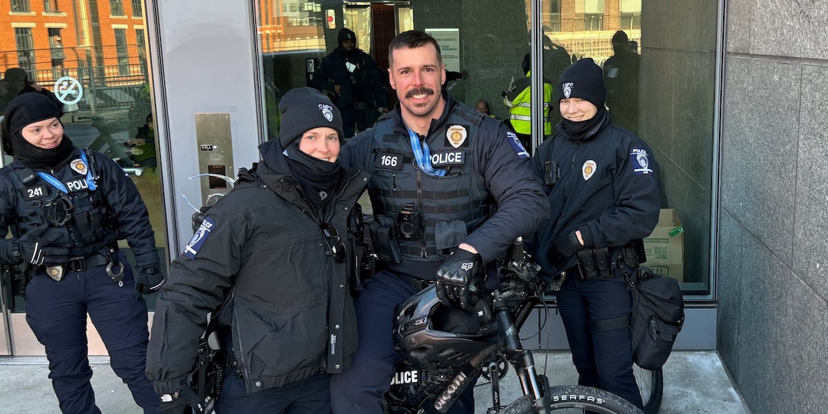 Photos: Charlotte-Mecklenburg police officers invited to work Trump inauguration [Video]