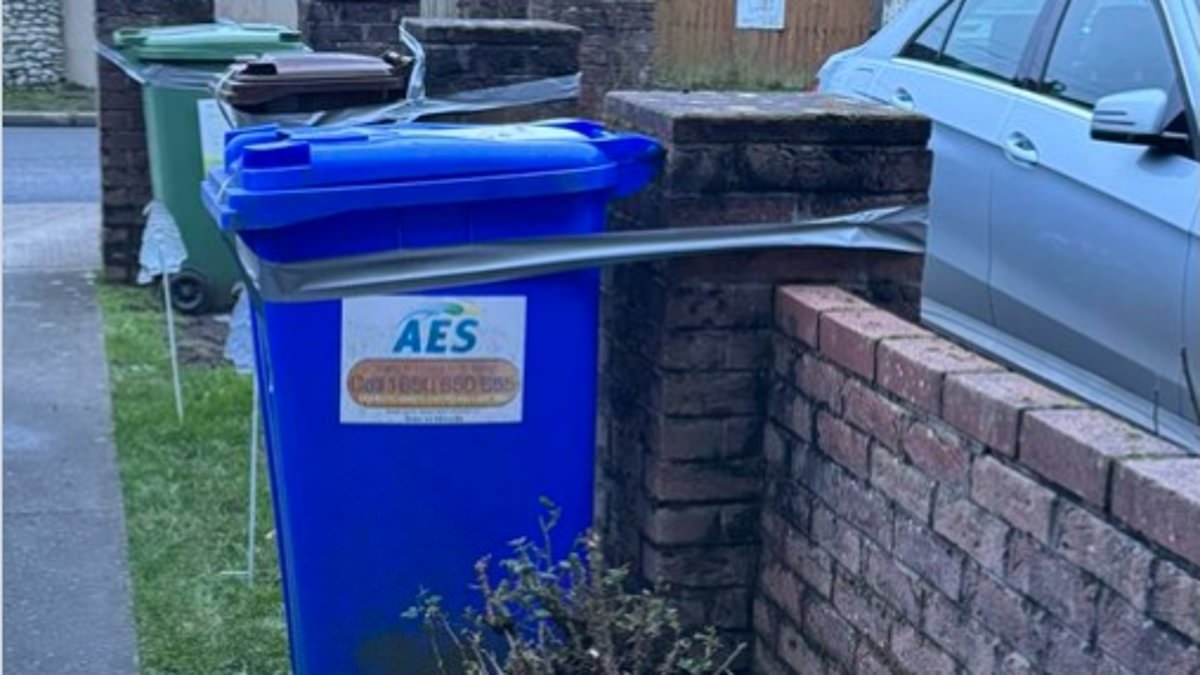 ‘Dad’s taped the bins to the wall!’ Social media is flooded with hilarious memes as Brits batten down the hatches for Storm Eowyn [Video]