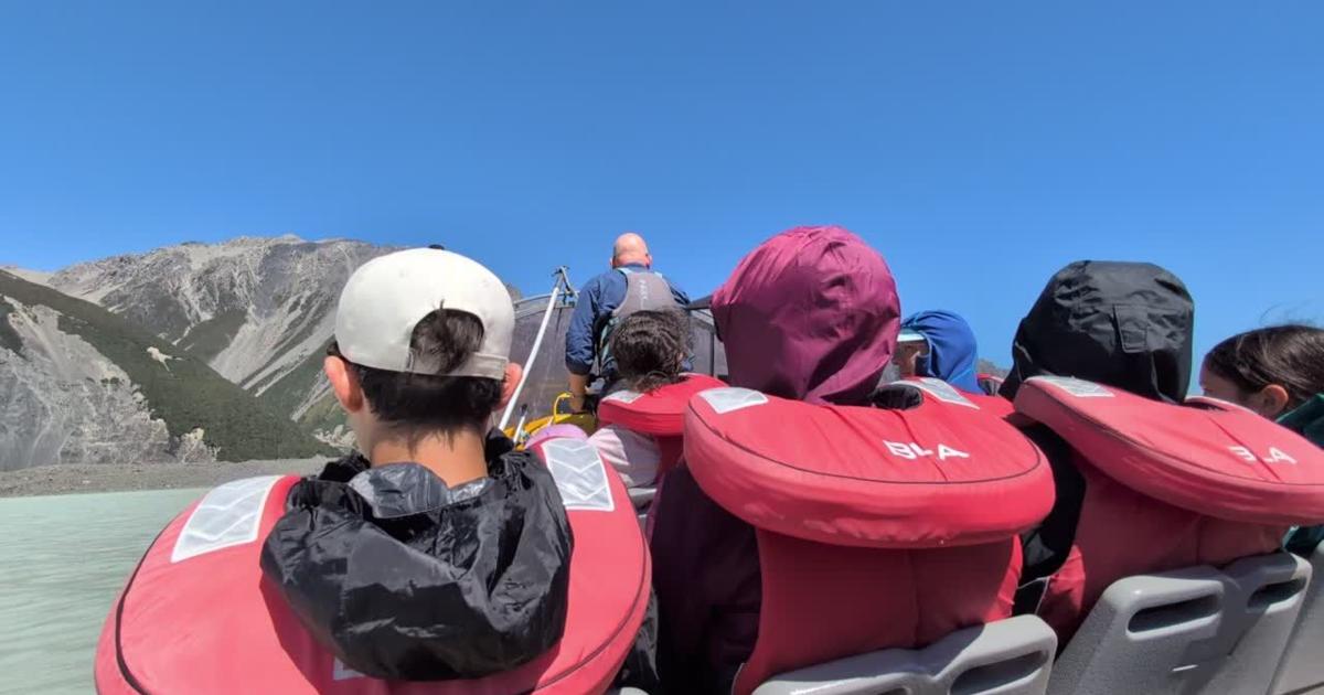 A Glacier Explorers cruise on Tasman Lake in Mount Cook National Park, New Zealand [Video]